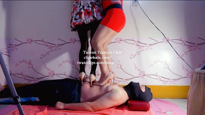 图片[12]_【Taiwan Trample Club】三熟女少妇高跟骚摇踩踏（多机位多镜头）少妇黑丝高跟_绳艺资源网