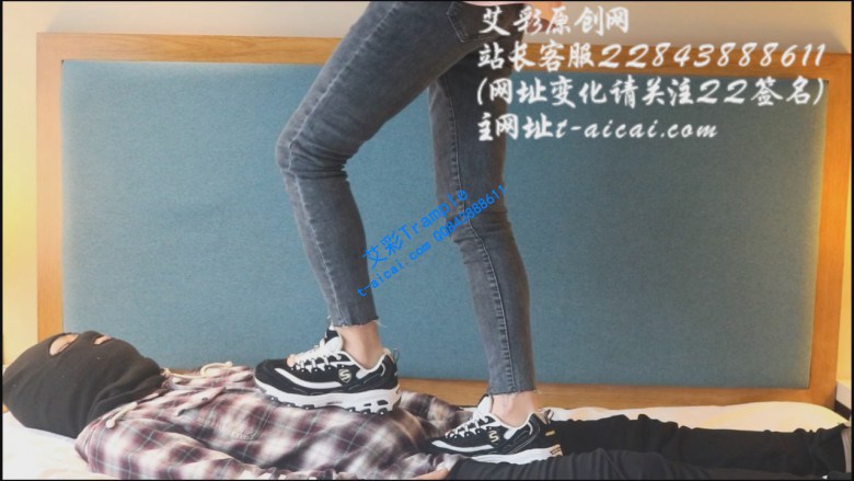 图片[8]_【小彤双人踩踏】和篮球姐姐在哥哥身上玩耍 YC-200109-5_绳艺资源网