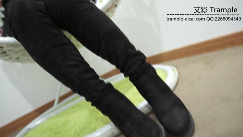 图片[5]_某在校女大学生长靴初次玩踩踏_绳艺资源网
