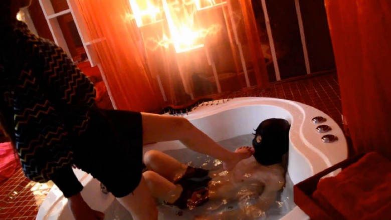 图片[6]_『奴隶岛』—萱萱S浴缸中享用按脚、舔脚、踩踏_绳艺资源网