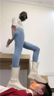 图片[7]-美娜格格】白短靴&AJ全体重踩地毯-绳艺资源网