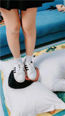 图片[3]-萌宝儿】贝壳头白棉袜-拖鞋-裸足全体重踩脸-绳艺资源网